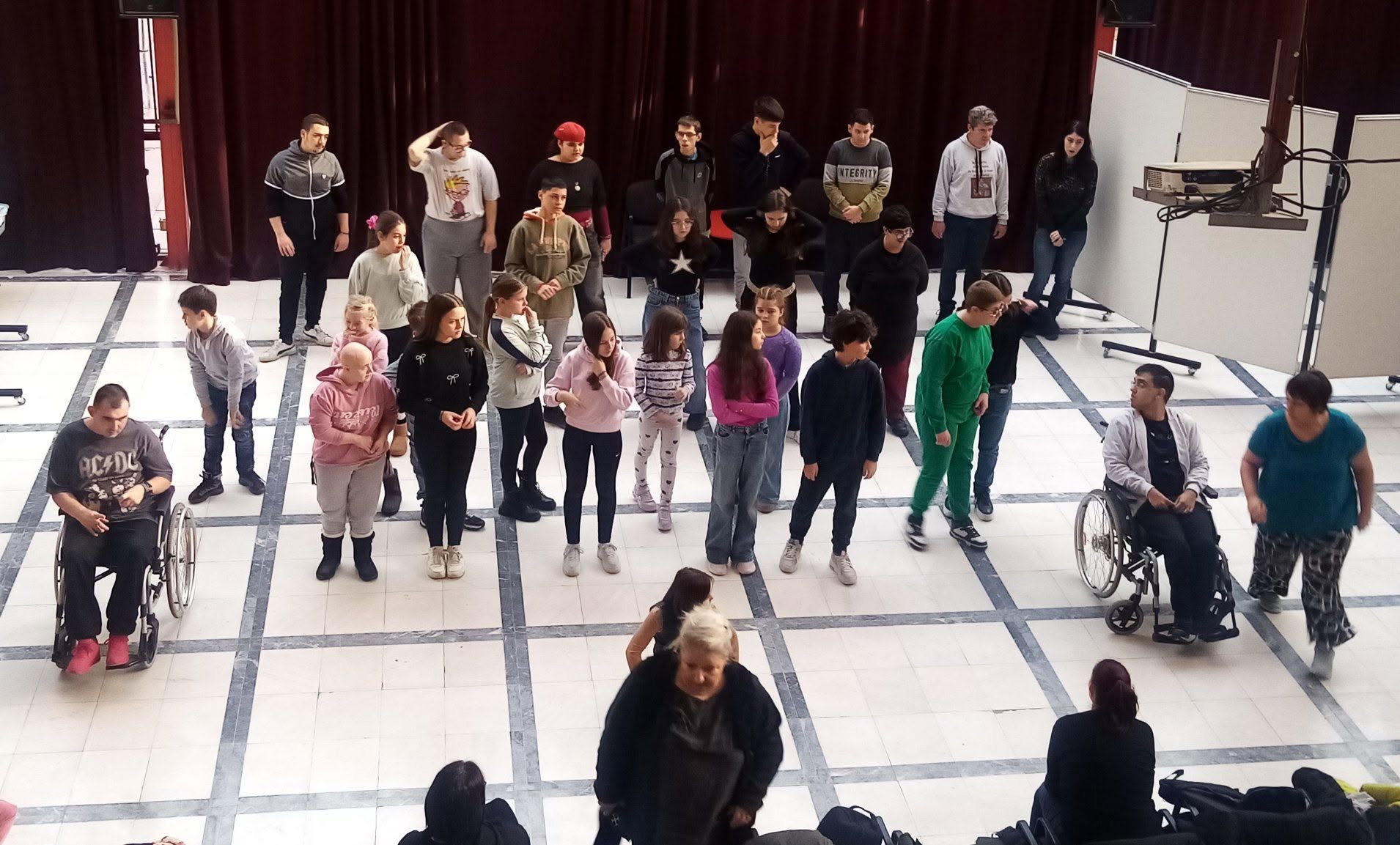 Karavan festivala „Art zona za sve“ u Rumi